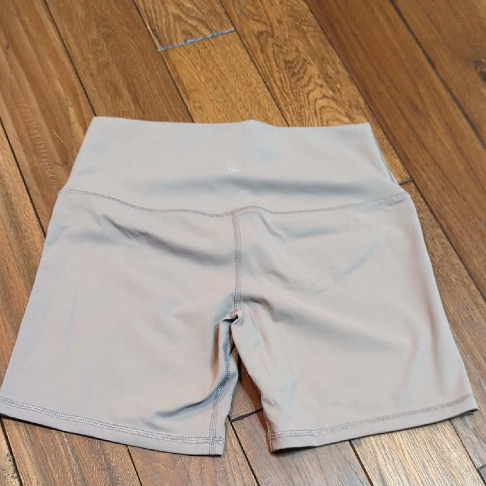 lululemon athletica High Rise Align Women's Grey Bike Shorts Size 8